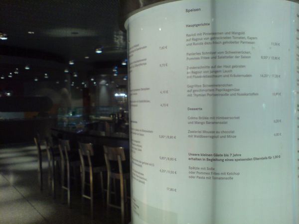 Bilder Restaurant im Mercedes-Benz Museum