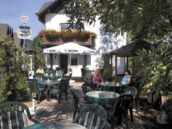 Bilder Restaurant -Café zum Kanapee Essen und Trinken wie in Omas Wohnstube