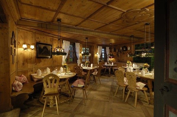 Bilder Restaurant Dorfstuben im Hotel Bareiss im Schwarzwald